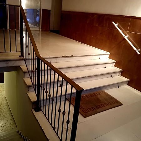 Vestige Basement Apartment Athènes Extérieur photo